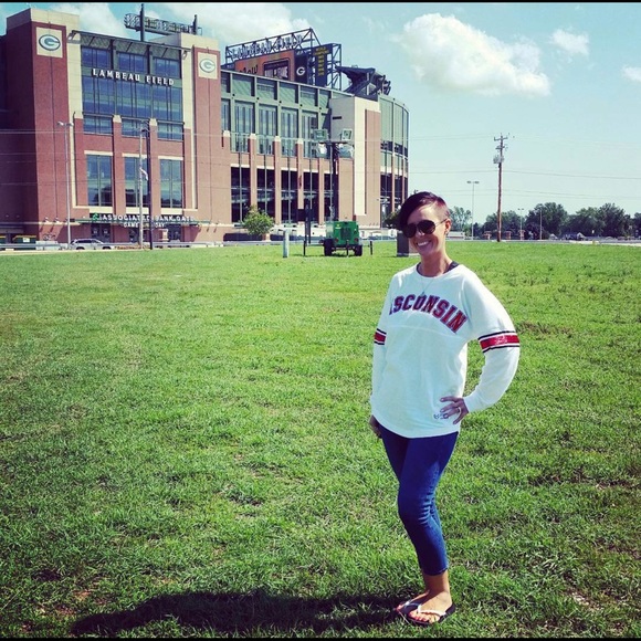 VS PINK Wisconsin shirt - Picture 9 of 9